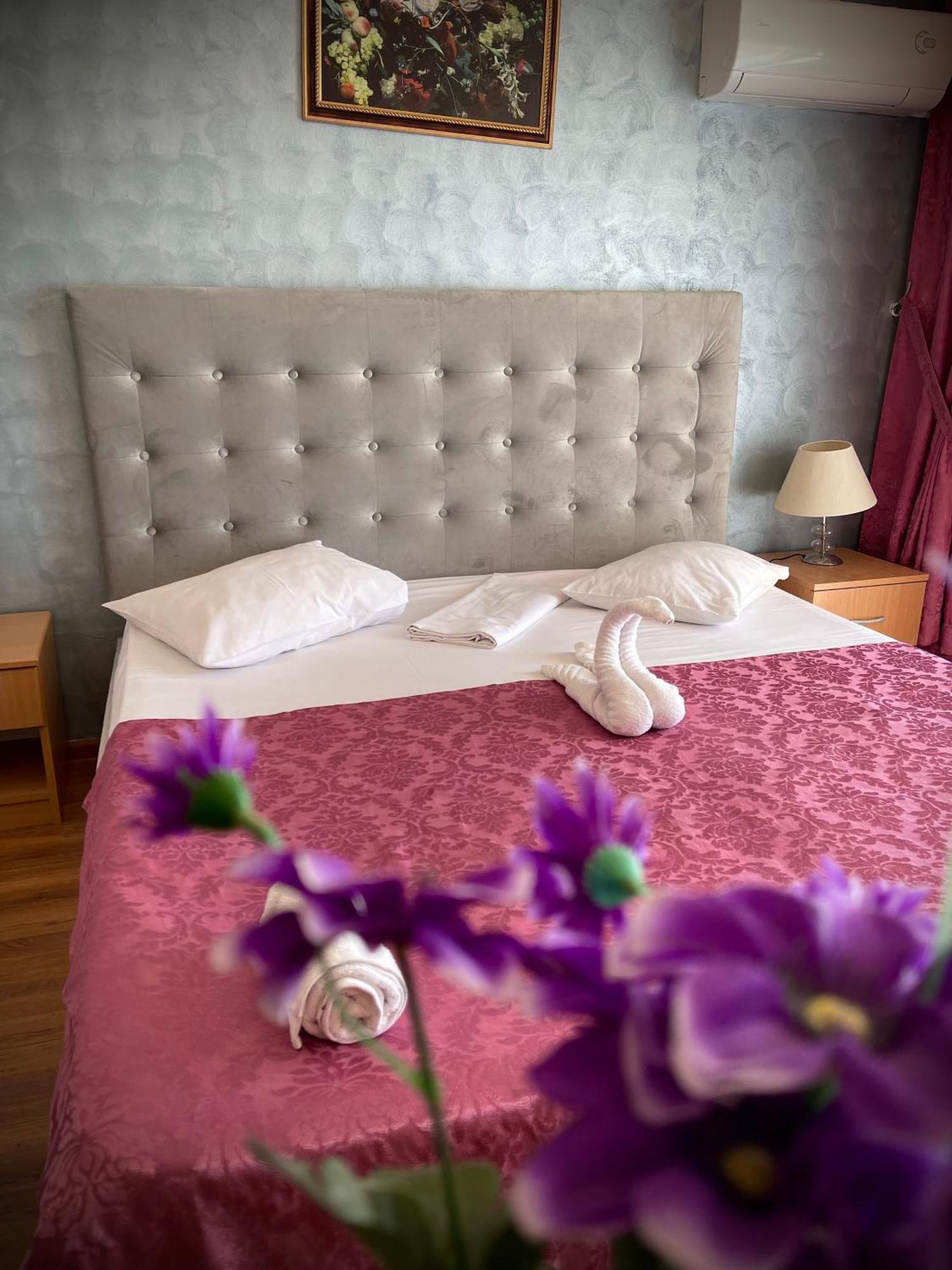 Voila Mamaia Hotel Bagian luar foto