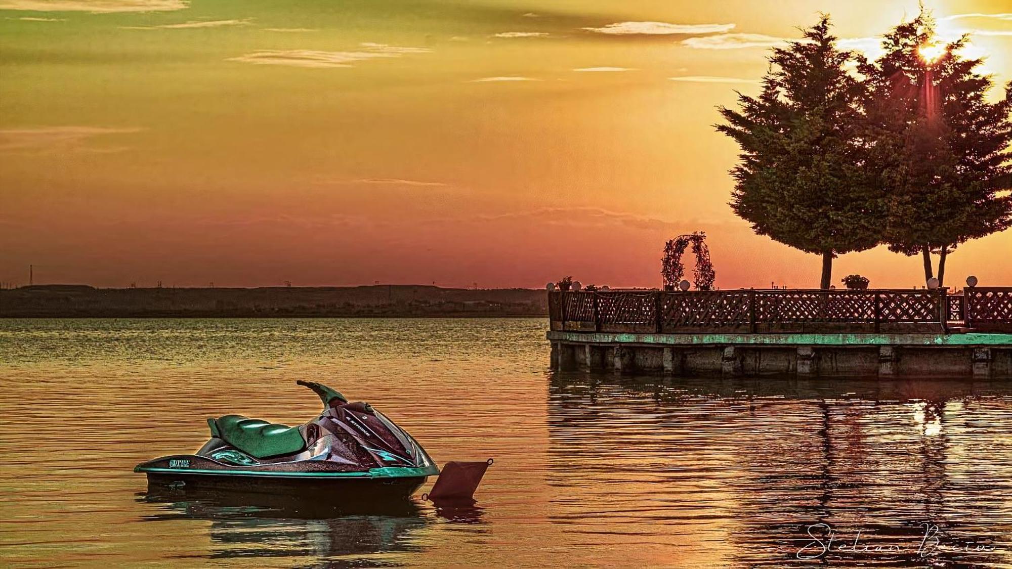 Voila Mamaia Hotel Bagian luar foto