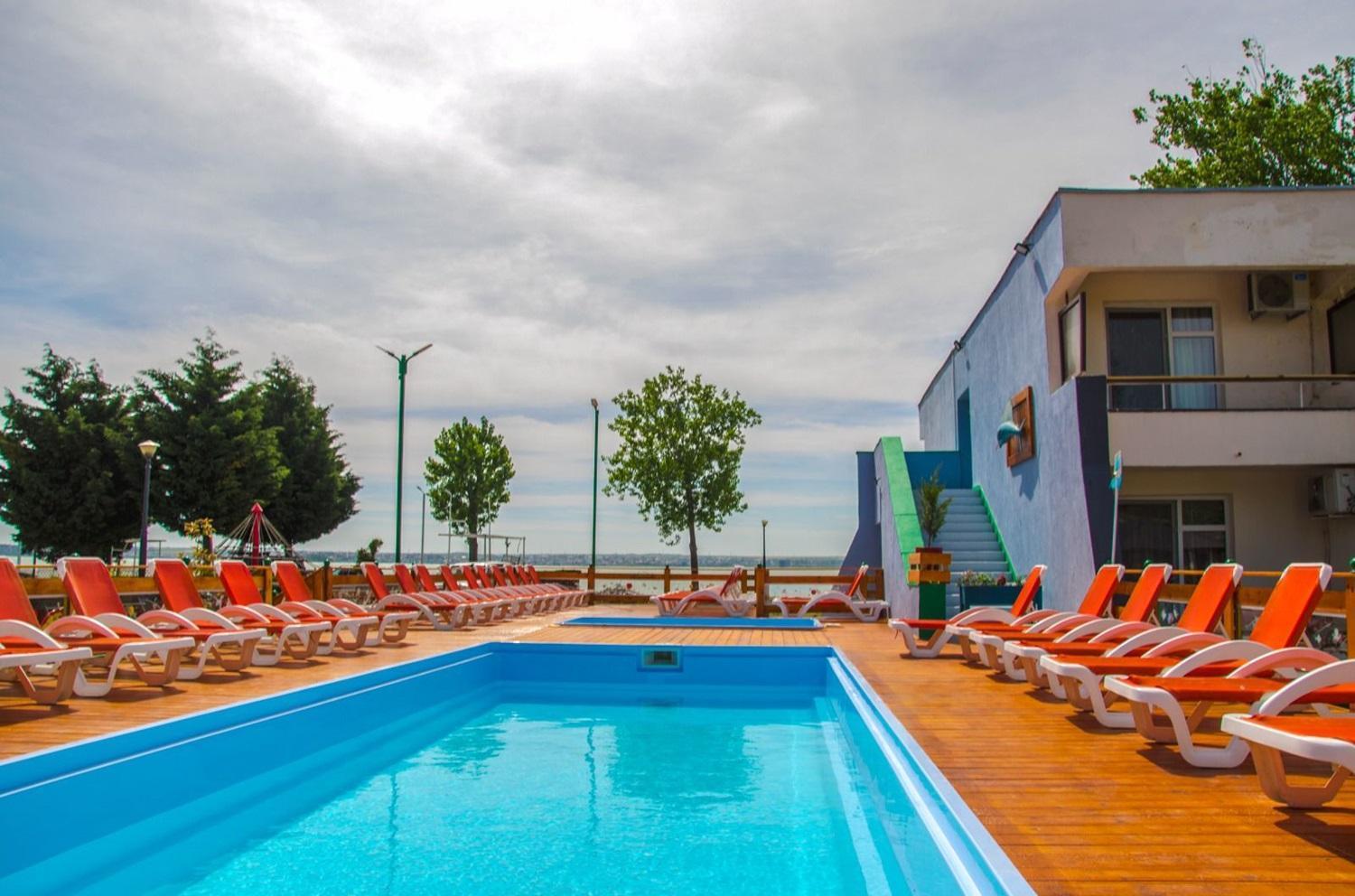 Voila Mamaia Hotel Bagian luar foto