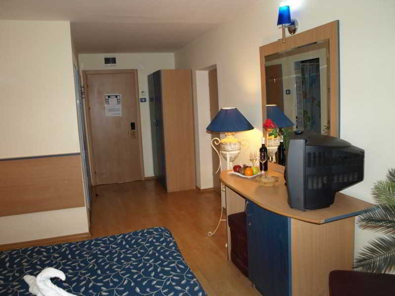 Voila Mamaia Hotel Bagian luar foto