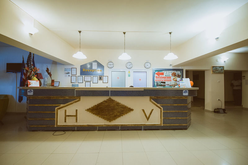 Voila Mamaia Hotel Bagian luar foto