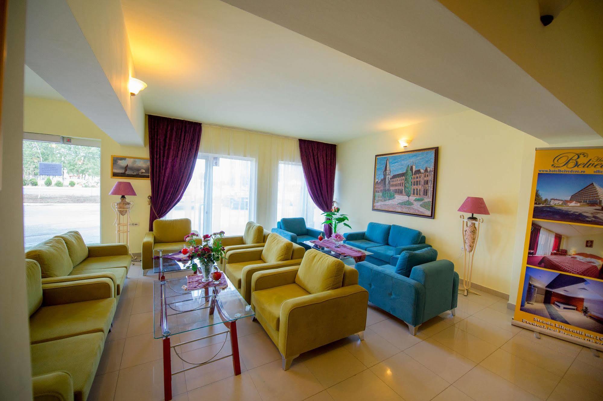 Voila Mamaia Hotel Bagian luar foto